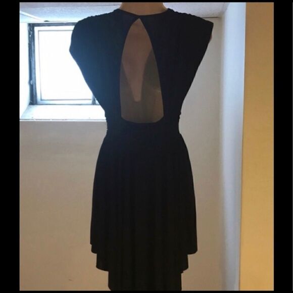 BEAUTIFUL V-NECK ASYMMETRICAL SIDE TRAIN DRESS S - Picture 5 of 5